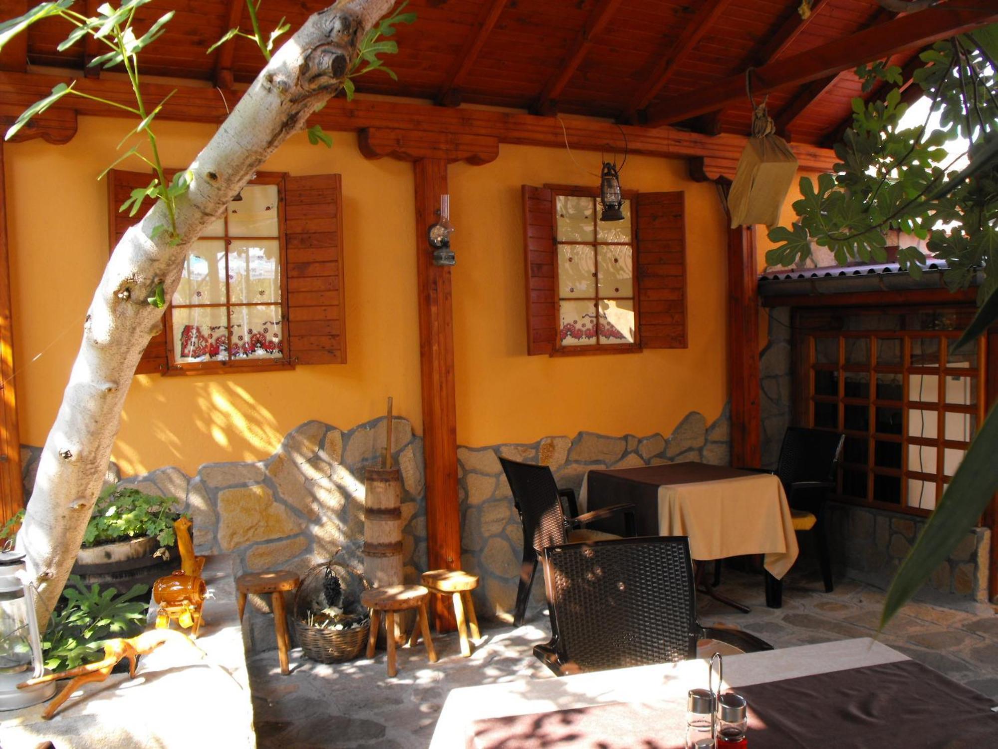 Family Hotel Ogi Asenovgrad Exterior foto